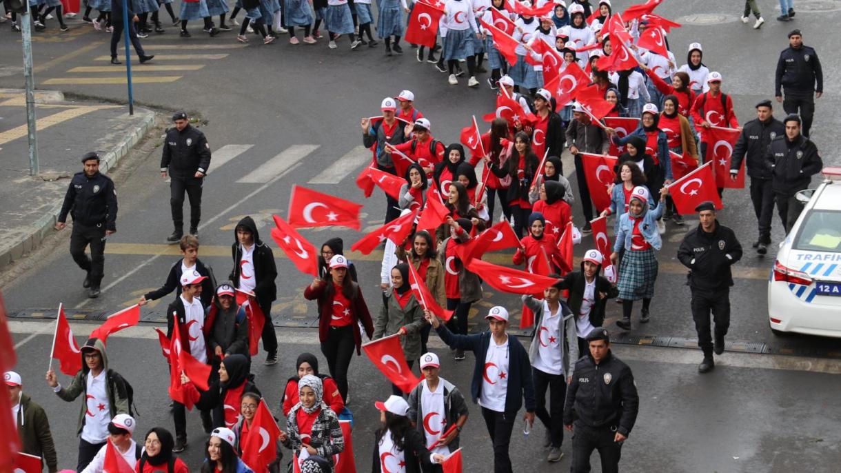 ترکی کے مختلف شہروں میں یومِ جمہوریہ کے موقع پرمنعقد تقریبات میں عوام کی گہری دلچسپی