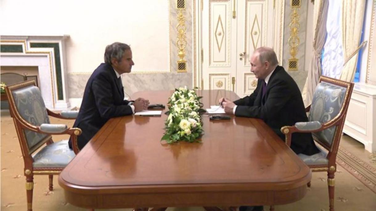 Vladimir Putin Rafael Mariano Qrossi ilə görüşüb