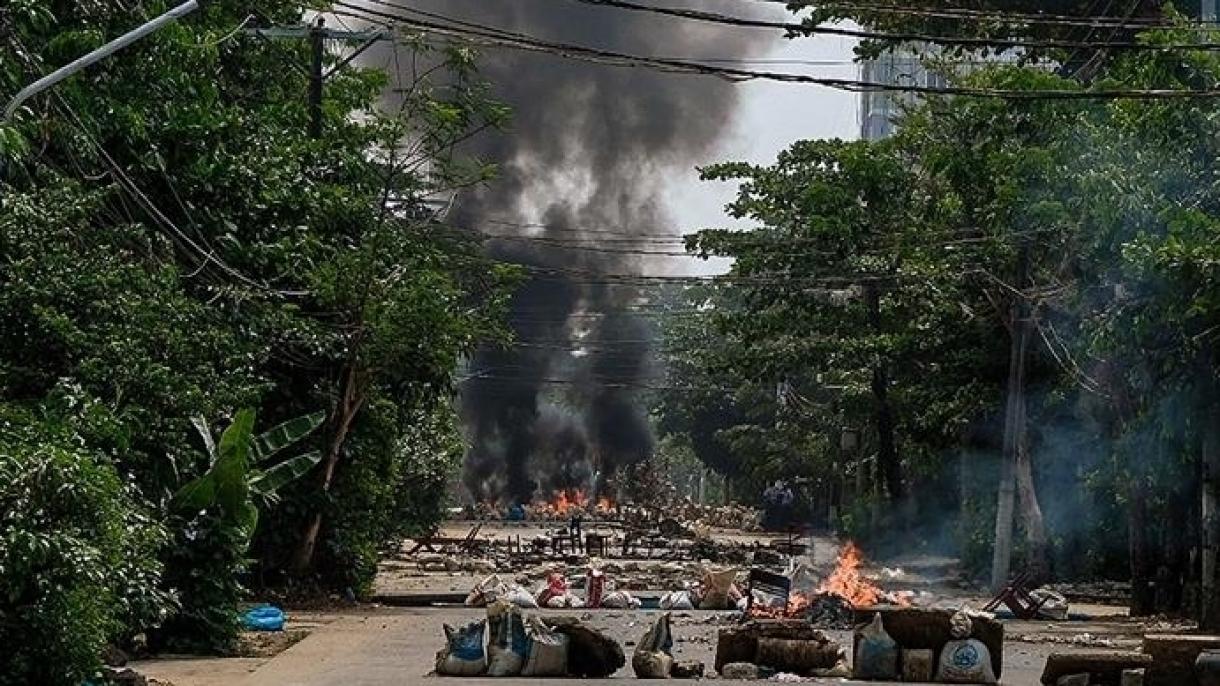 缅甸示威冲突导致至少16名士兵丧生