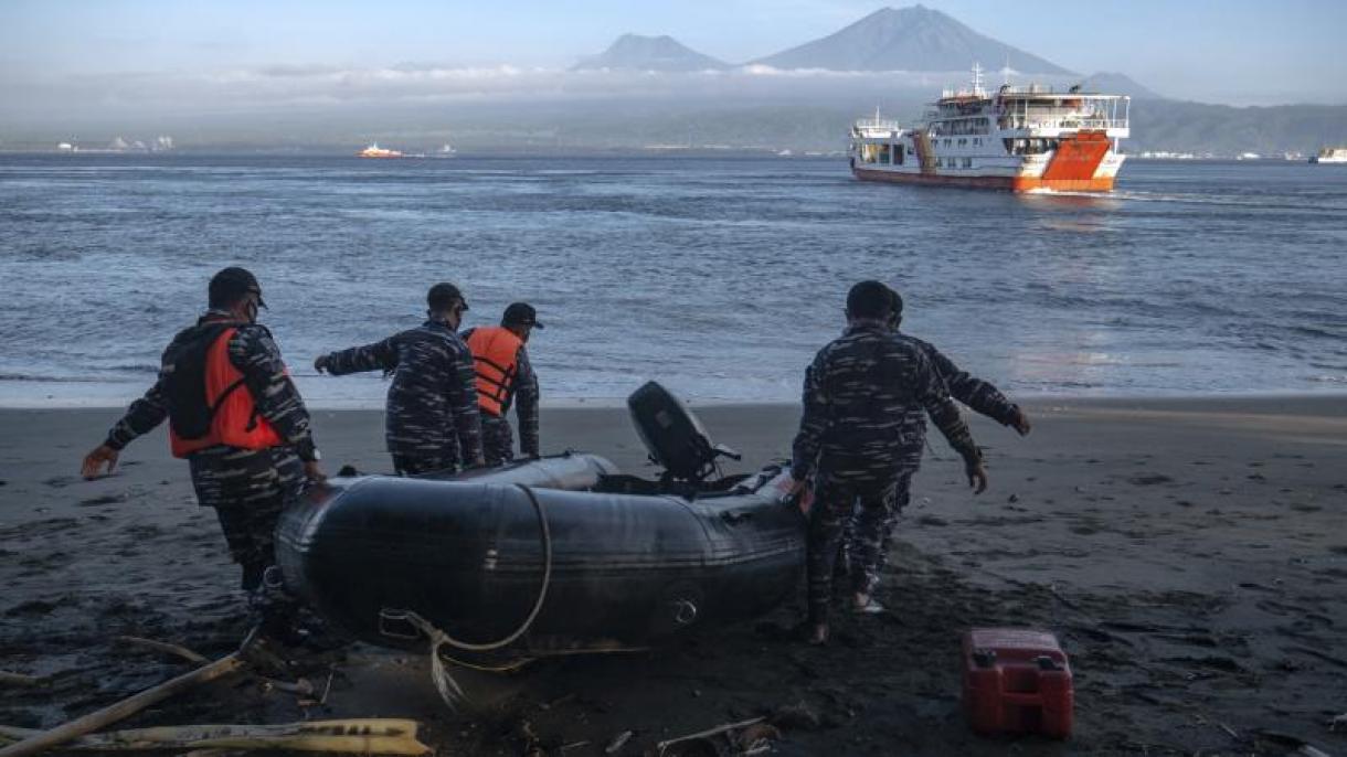 انڈونیشیا،  کشتی ڈوبنے سے  ابتدائی معلومات کے مطابق 11 افراد جان بحق
