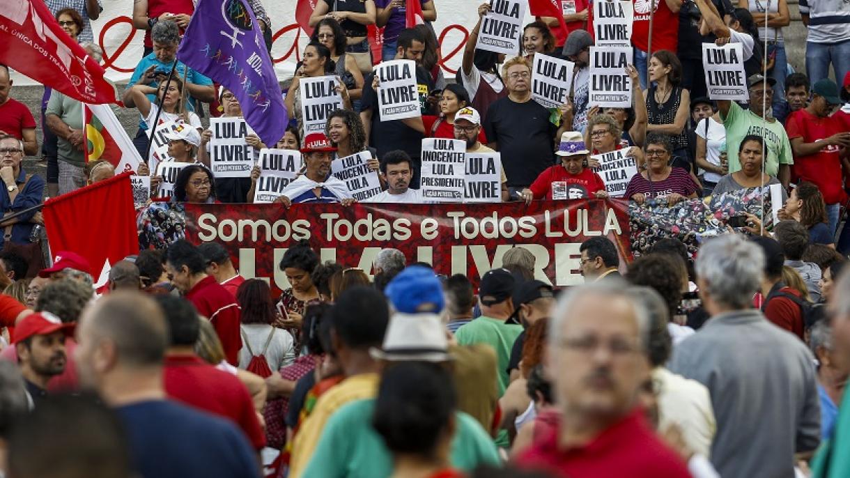 Grande mobilização a favor de Lula da Silva no Brasil