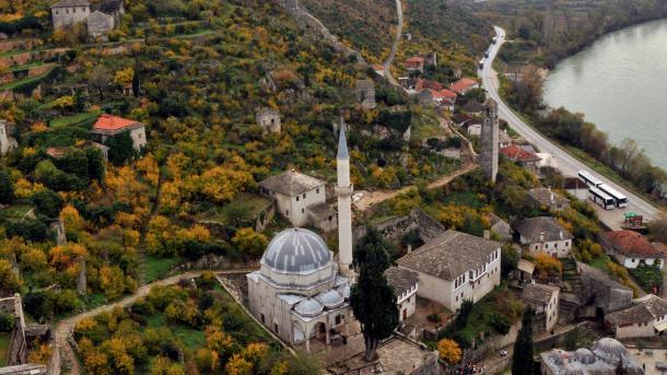 بوسنيا ته د يو ښكلي مسجد ډالۍ!