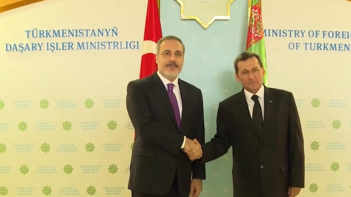 وزیر امور خارجه ترکیه به ترکمنستان سفر کرد