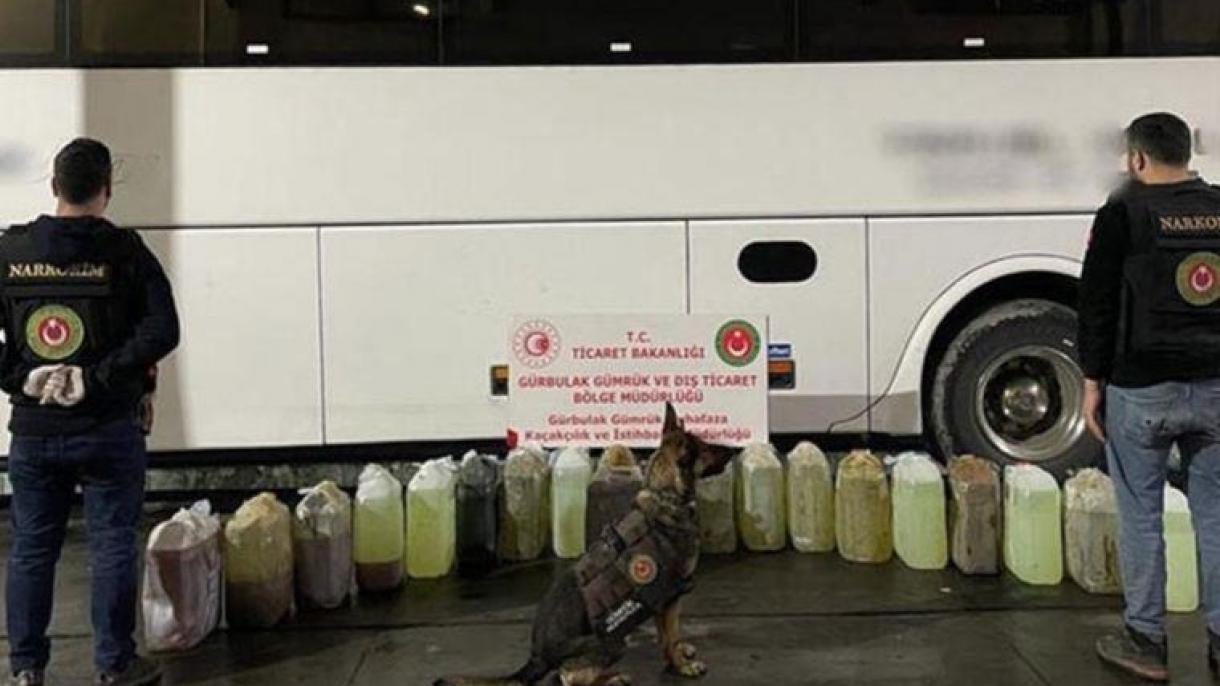 راننده ایرانی اتوبوس حامل 345 کیلوگرم مت‌آمفتامین در مرز ترکیه