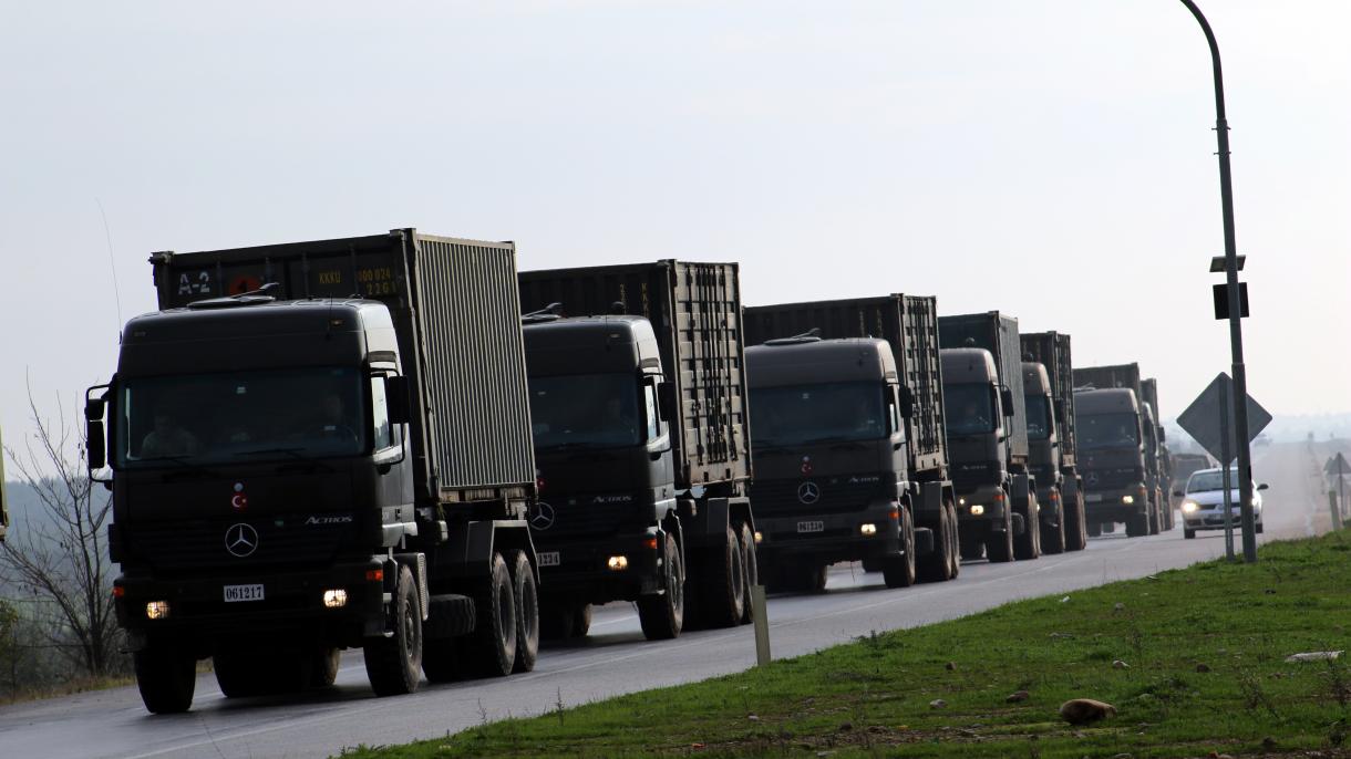 Megérkezett a katonai konvoj a török-szír határhoz