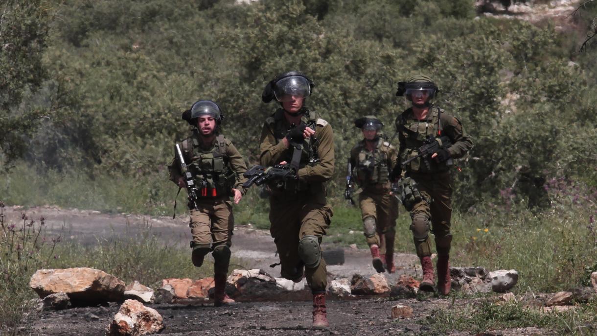 以色列士兵对约旦河西岸纳布卢斯市发动突袭