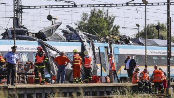 Germania, scontro tra treni in Baviera, diversi morti, circa 100 feriti