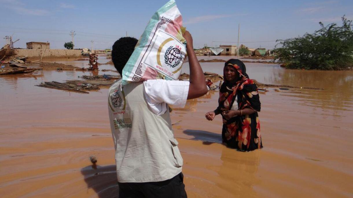 苏丹暴雨致使百人丧生