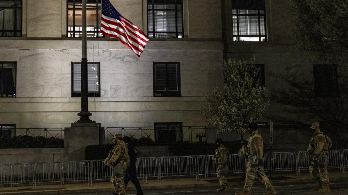 Policía identifica al atacante que embistió a agentes cerca del Capitolio de Estados Unidos