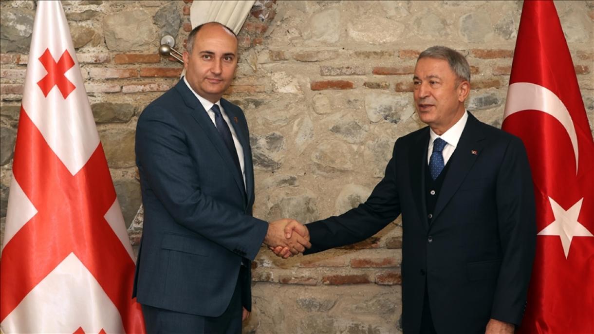 Акар се срещна с грузинския министър на отбраната Бурчуладзе