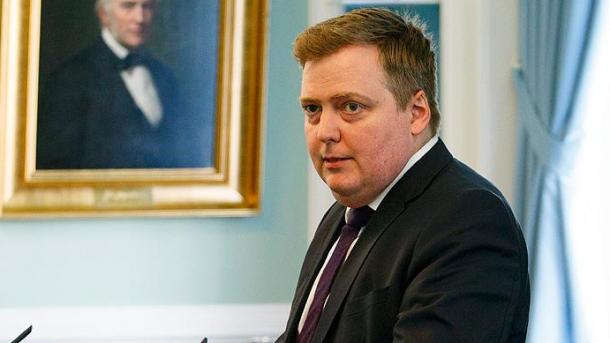 İslandiyanın Baş naziri istefa verdi