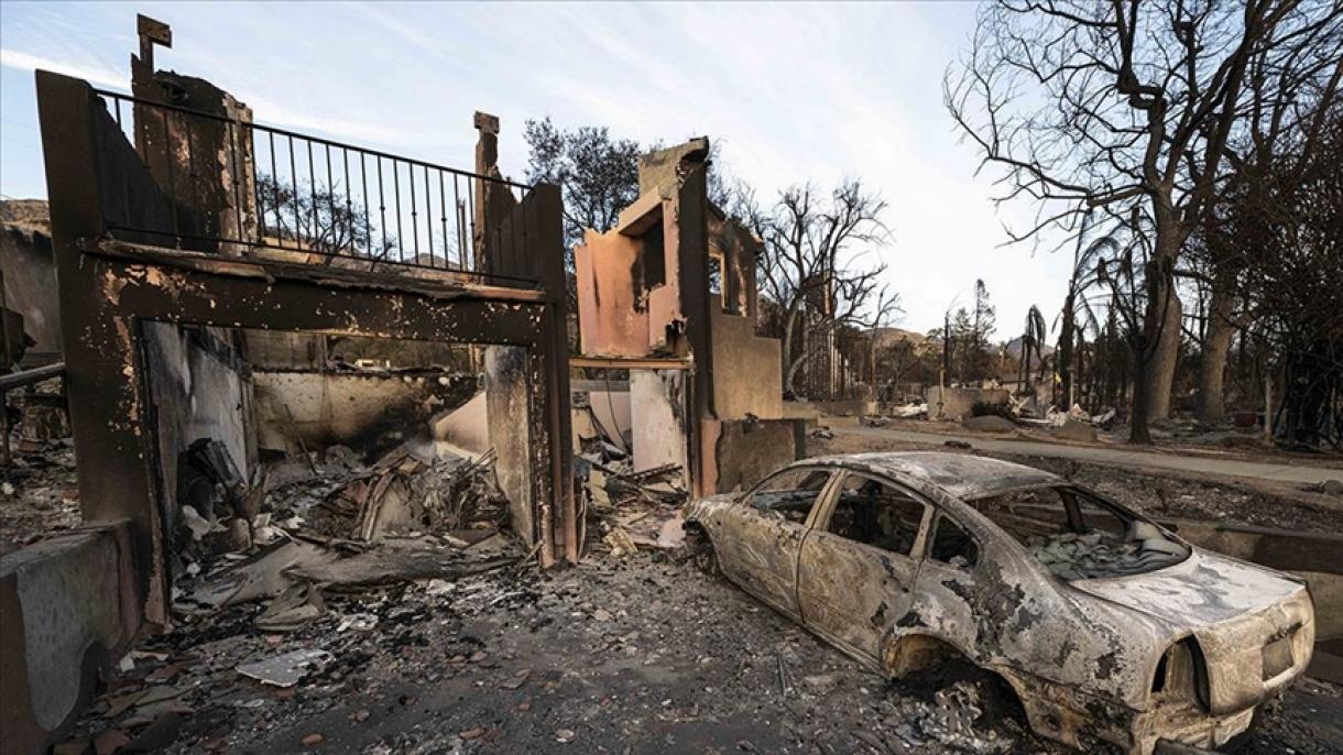 Le vittime dell'incendio a Los Angeles fanno causa al governo cittadino