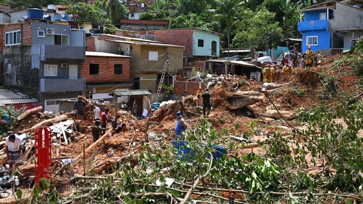 Броят на загиналите в наводненията в Бразилия расте...
