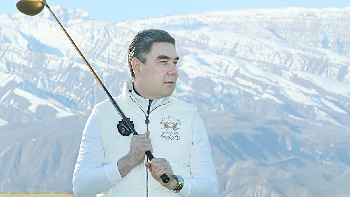 Gurbanguly Berdimuhamedow Aşgabadyň Golf klubyna bardy