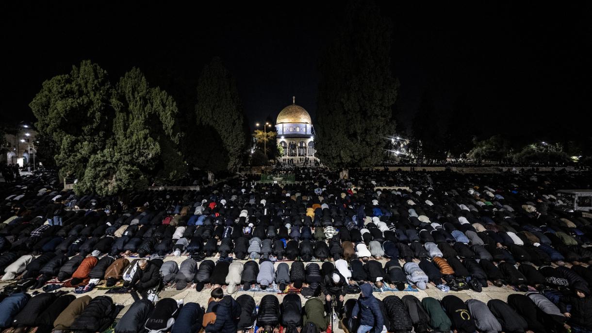 جمعہ کی شب ایک لاکھ فلسطینیوں نے مسجدی اقصی میں نمازِ تروایح ادا کی