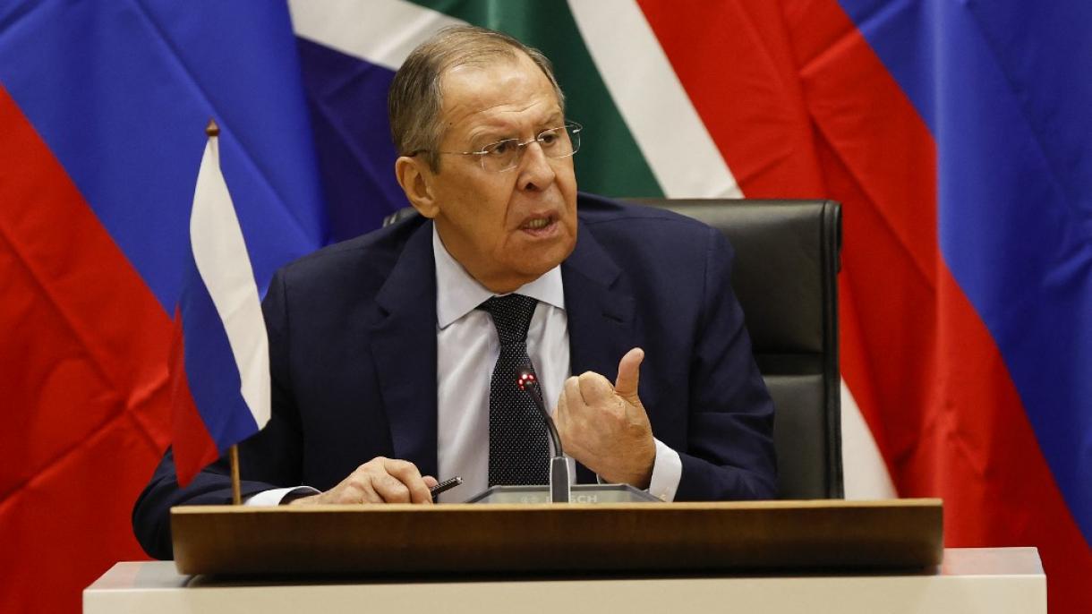 Lavrov: "In Ucraina non c'è più una guerra ibrida, ma una vera guerra dell'Occidente contro Russia"