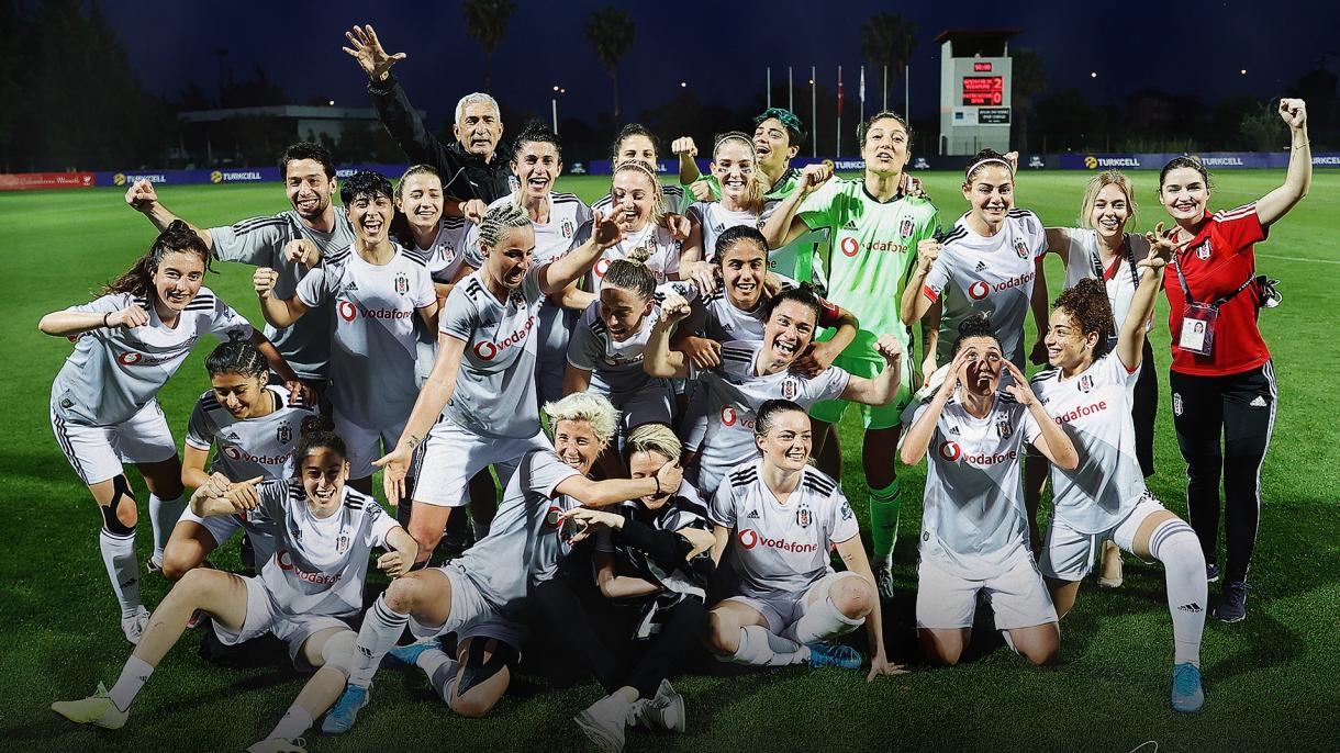 Prezident Ərdoğan “Beşiktaş Vodafone” komandasını təbrik etdi