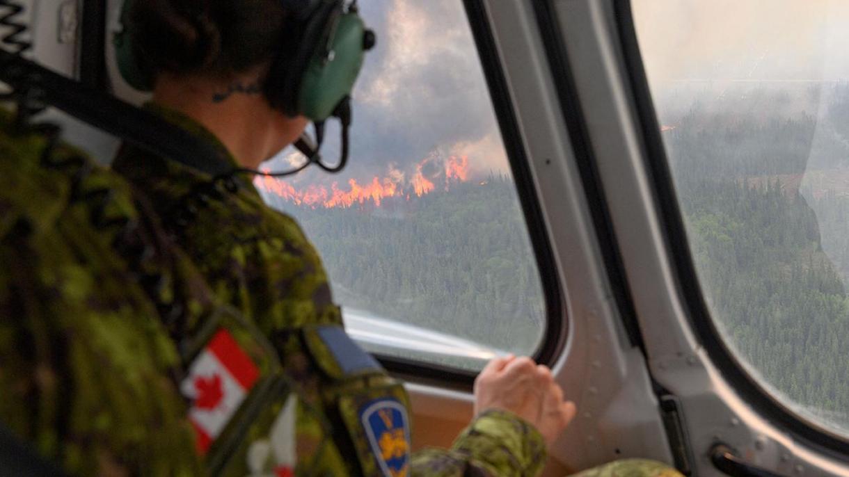 کینیڈا، آگ پر قابو پانے کے لیے فوج کو طلب کررہا ہے