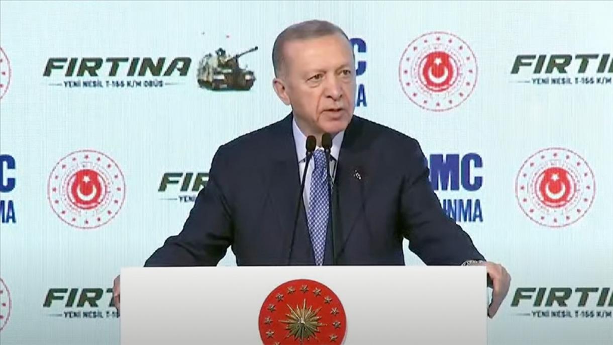 Президентът Ердоган присъства на церемонията по предаването на турската армия самоходни гаубици