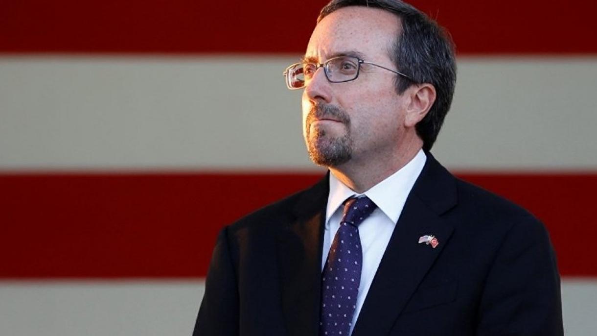 Embaixador Bass dos Estados Unidos, anunciou o seu apoio às iniciativas da Turquia contra os golpist
