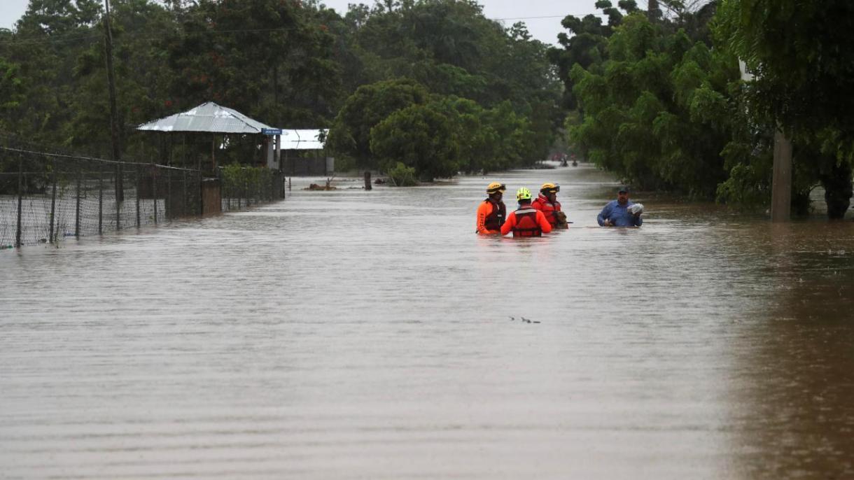 Наводненията в Доминиканската република взеха най-малко 21 жертви