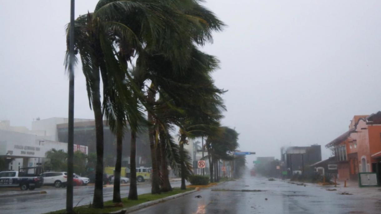 墨西哥因飓风帕梅拉发出警报