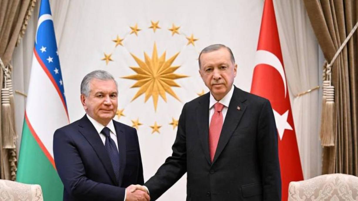 Президентът Ердоган разговаря с президента на Узбекистан