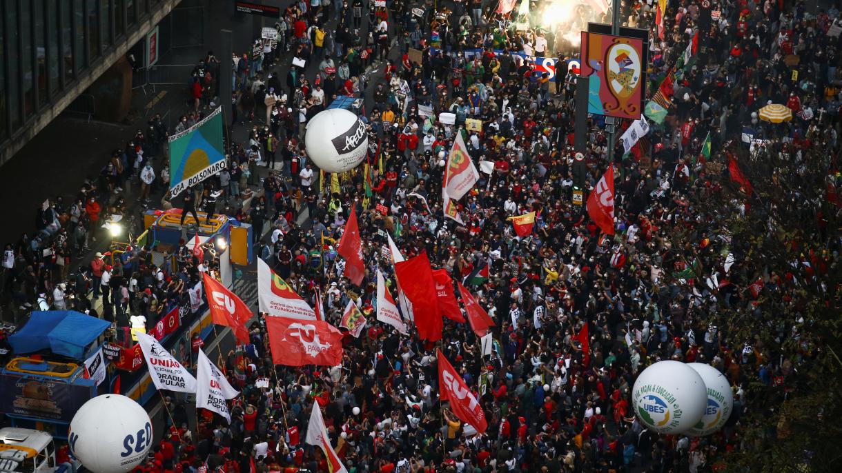 Las protestas contra el presidente Bolsonaro vuelven a llenar las calles de Brasil