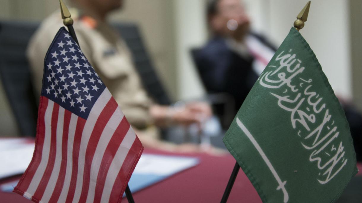 دیدار و گفتگوی پادشاه عربستان سعودی و وزیر خارجه امریکا