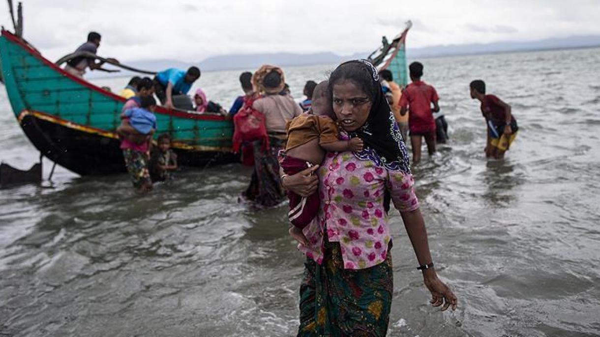 توقف کشتی حامل مسلمانان آراکانی در میانمار