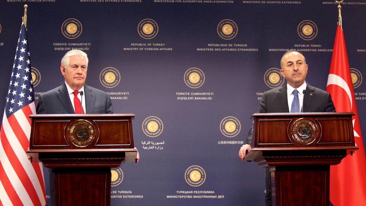 Conversan por teléfono el ministro de Exteriores turco Çavuşoğlu y su par estadounidense Tillerson