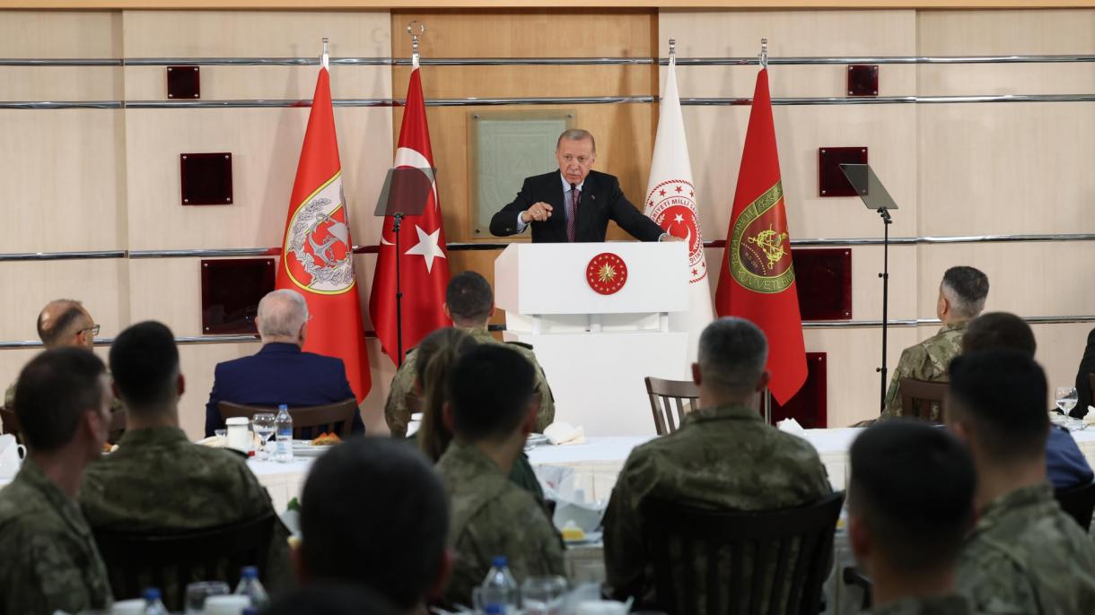 erdogan askerle iftar.jpg