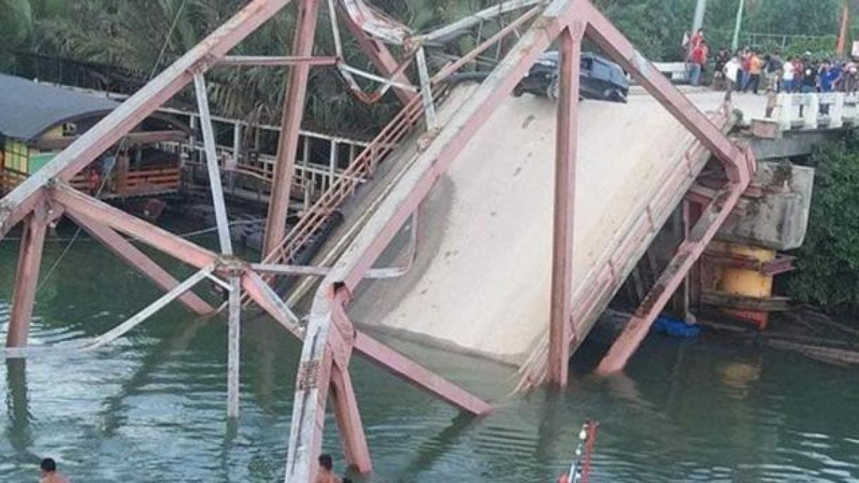 Четирима загинали при срутване на мост във Филипините