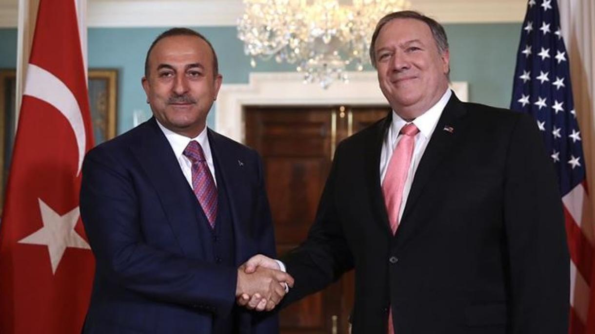 Mavlud Chavusho'g'li AQSh davlat kotibi Mayk Pompeo bilan muloqot qildi