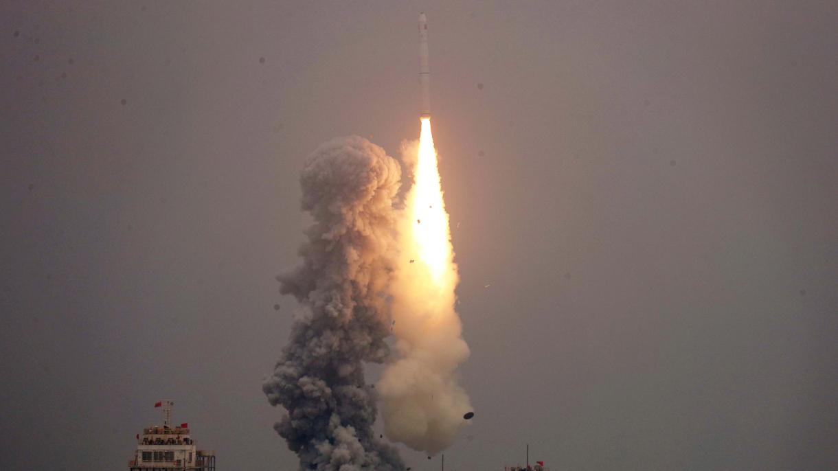China lanza un nuevo satélite de navegación en desafío a EEUU