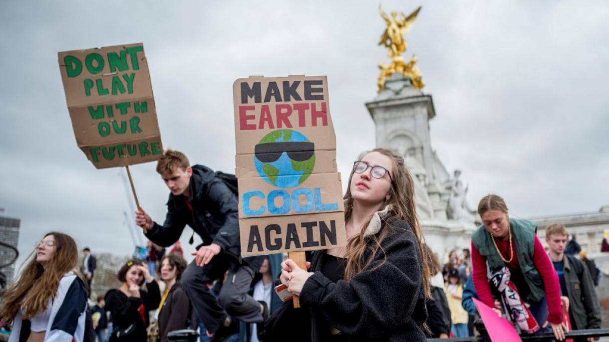 Miles de manifestantes marchan contra el cambio climático en Londres