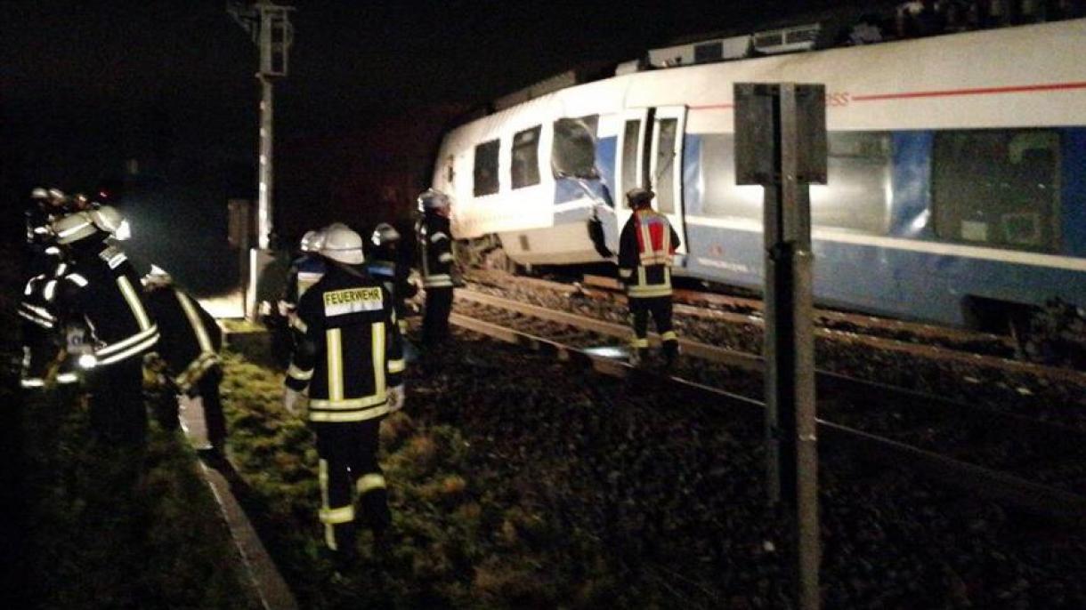 در نتیجه تصادف دو قطار در آلمان 50 تن مجروح شدند