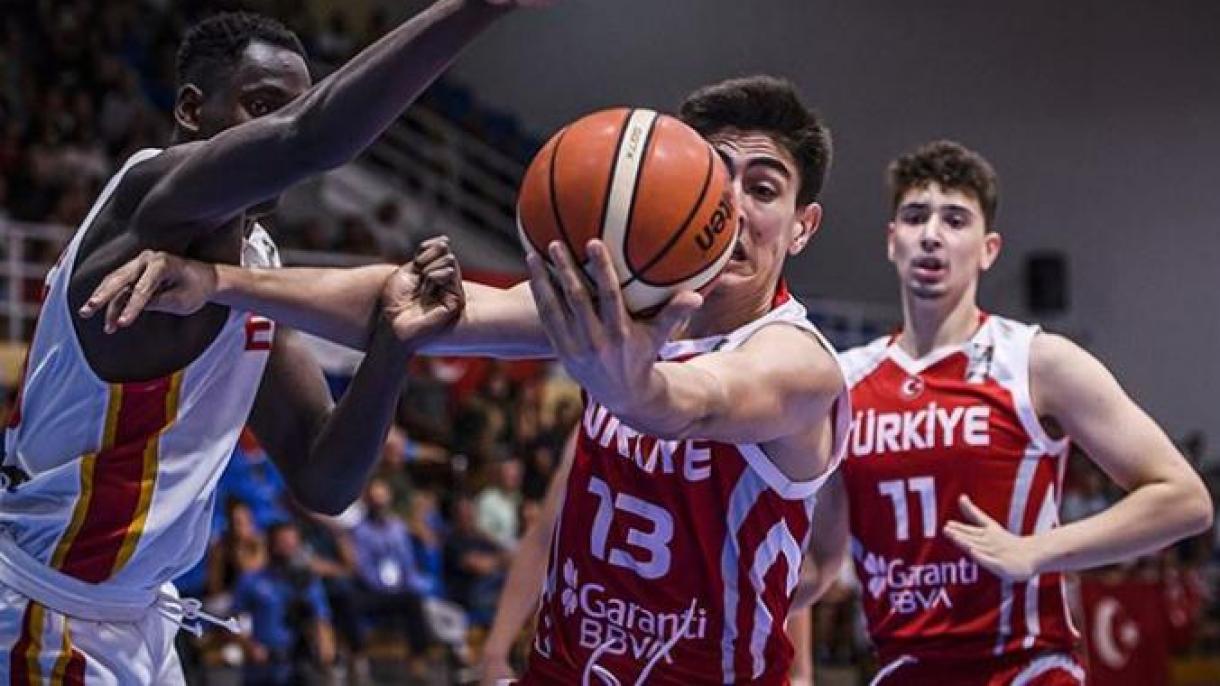 Младите баскетболисти станаха втори в Европа...