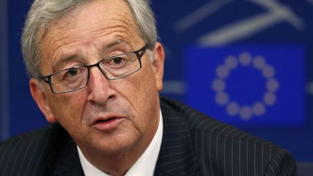 Migranti, Juncker a Renzi: serve finanziamento innovativo Ue