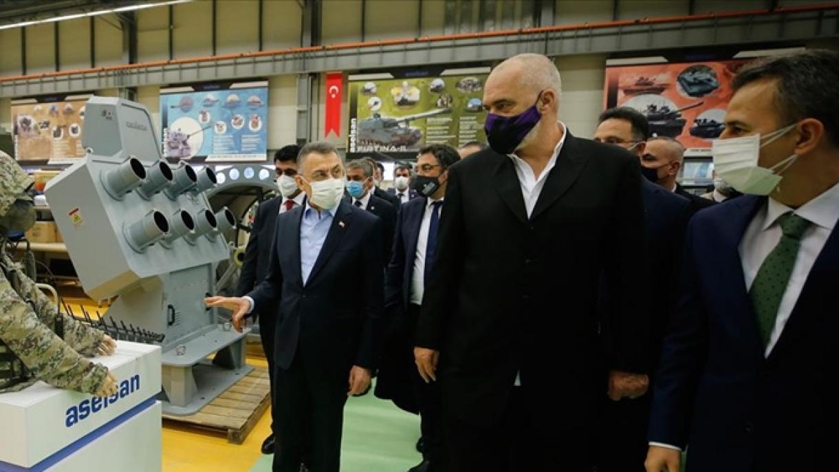Primer ministro de Albania elogia el avance de la industria militar turca