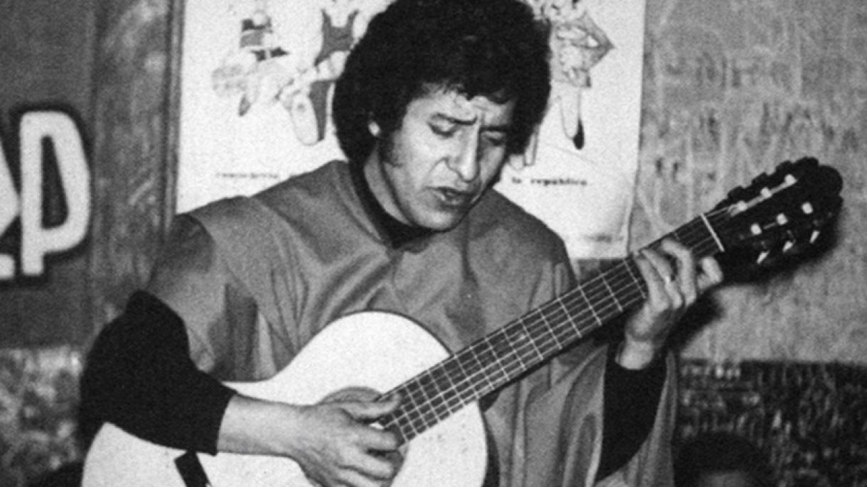 Mil guitarras recuerdan en Chile a Víctor Jara a 45 años de su asesinato