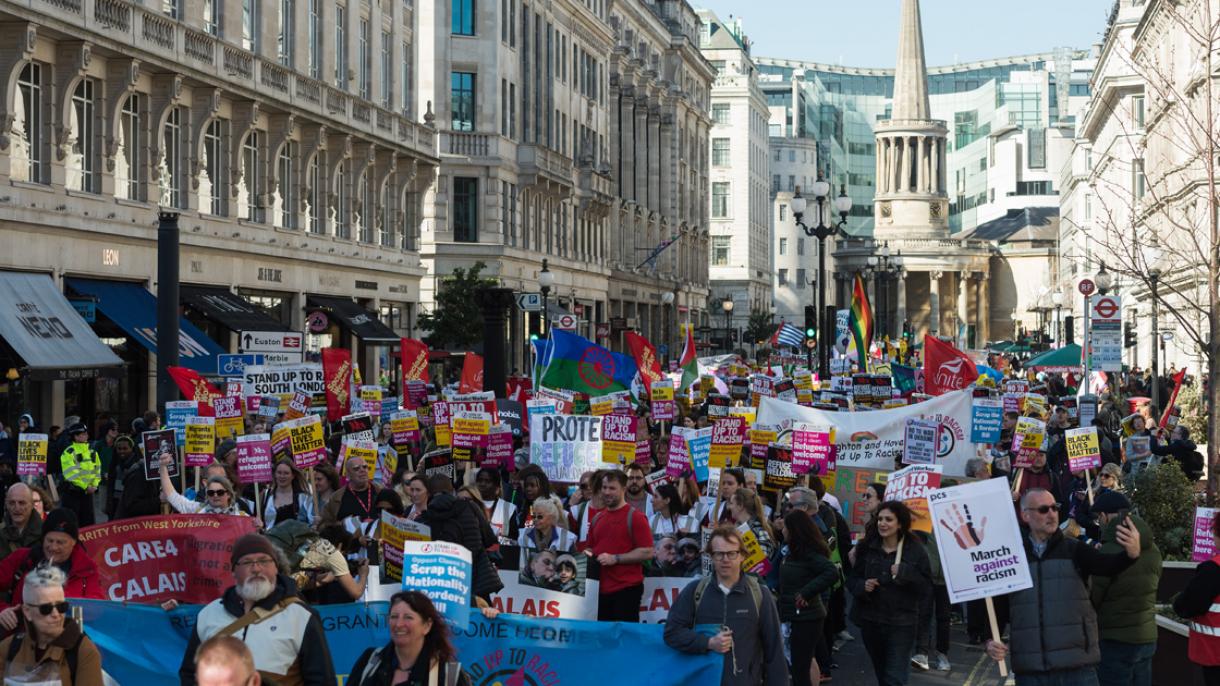 Antirasszista demonstráció volt Londonban