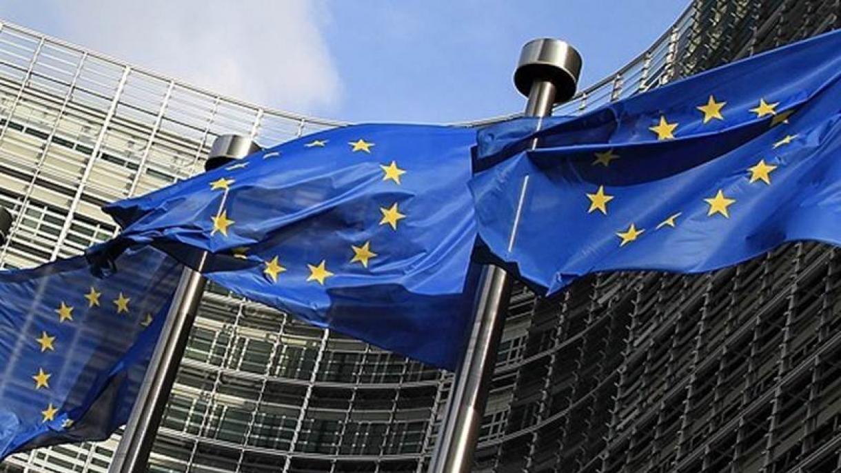 L'UE si prepara a rivedere le regole di viaggio a causa dell'aumento dei casi di Covid-19