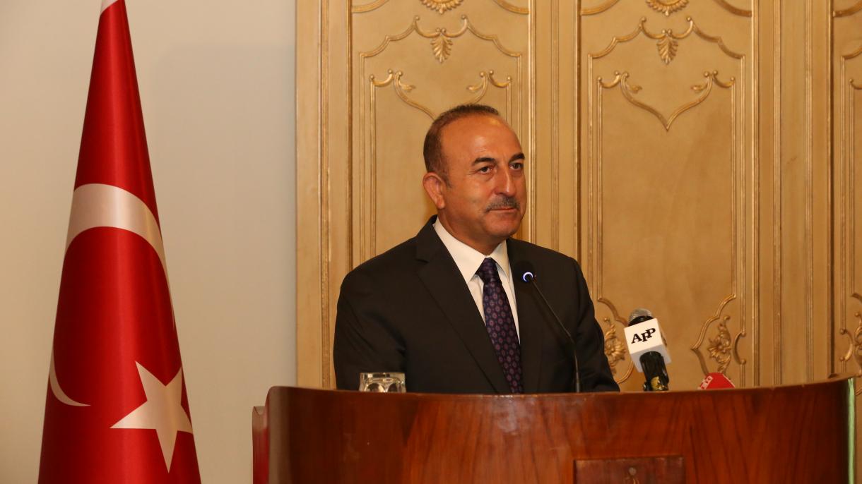 Çavuşoğlu: “Turquía desea la paz y solución política en Siria”