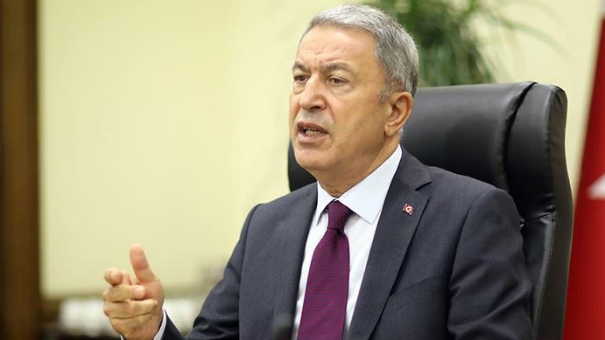 Akar: “Turquía está al lado de sus hermanos azerbaiyanos quienes protegen su propio territorio”