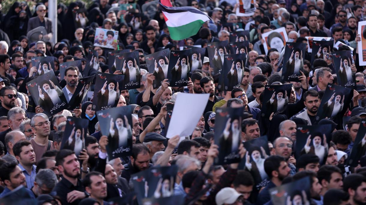 Iranul îl petrece pe președintele Ebrahim Raisi și pe înalții săi oficiali