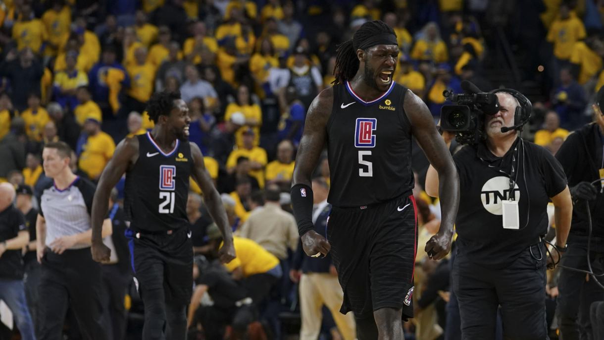 2019-04-16T053435Z_216236279_NOCID_RTRMADP_3_NBA-PLAYOFFS-LOS-ANGELES-CLIPPERS-AT-GOLDEN-STATE-WARRIORS.JPG
