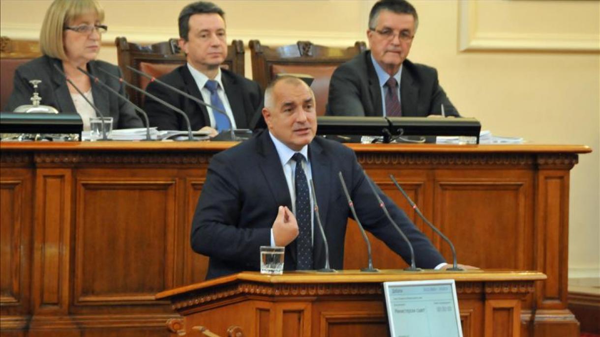 Parlamento búlgaro aprova renúncia do primeiro-ministro