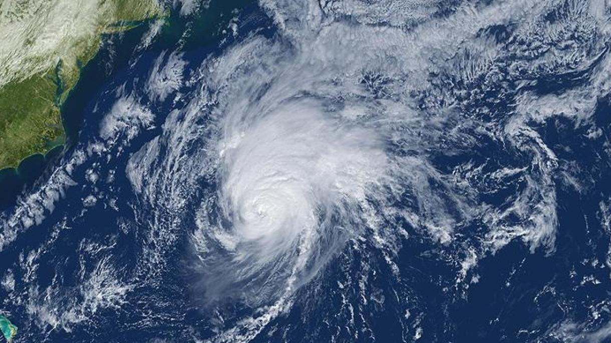 大西洋百慕大岛遭尼古拉飓风侵袭