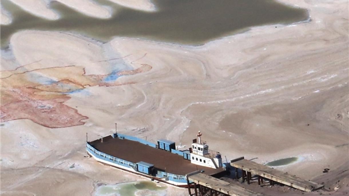 رئیس سازمان حفاظت محیط ‌زیست: دریاچه اورمیه به دلیل خطای انسانی خشک شده است